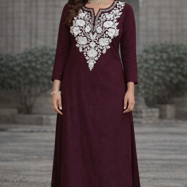 Mukhtalif Aari Embroidered Kashmiri Pheran Kurti with White Design